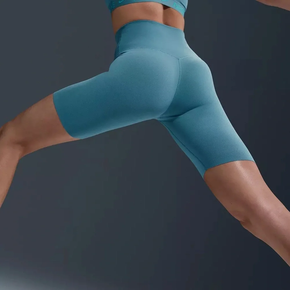 New Nike Women's Zenvy Gentle-Support High-Waisted 8" Biker Shorts size - Picture 2 of 7